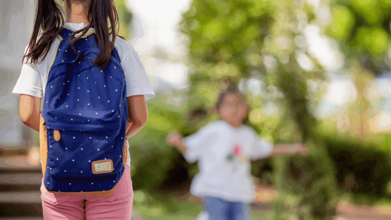 Parents’ Guide: How to Pick the Right Backpack for Back Health